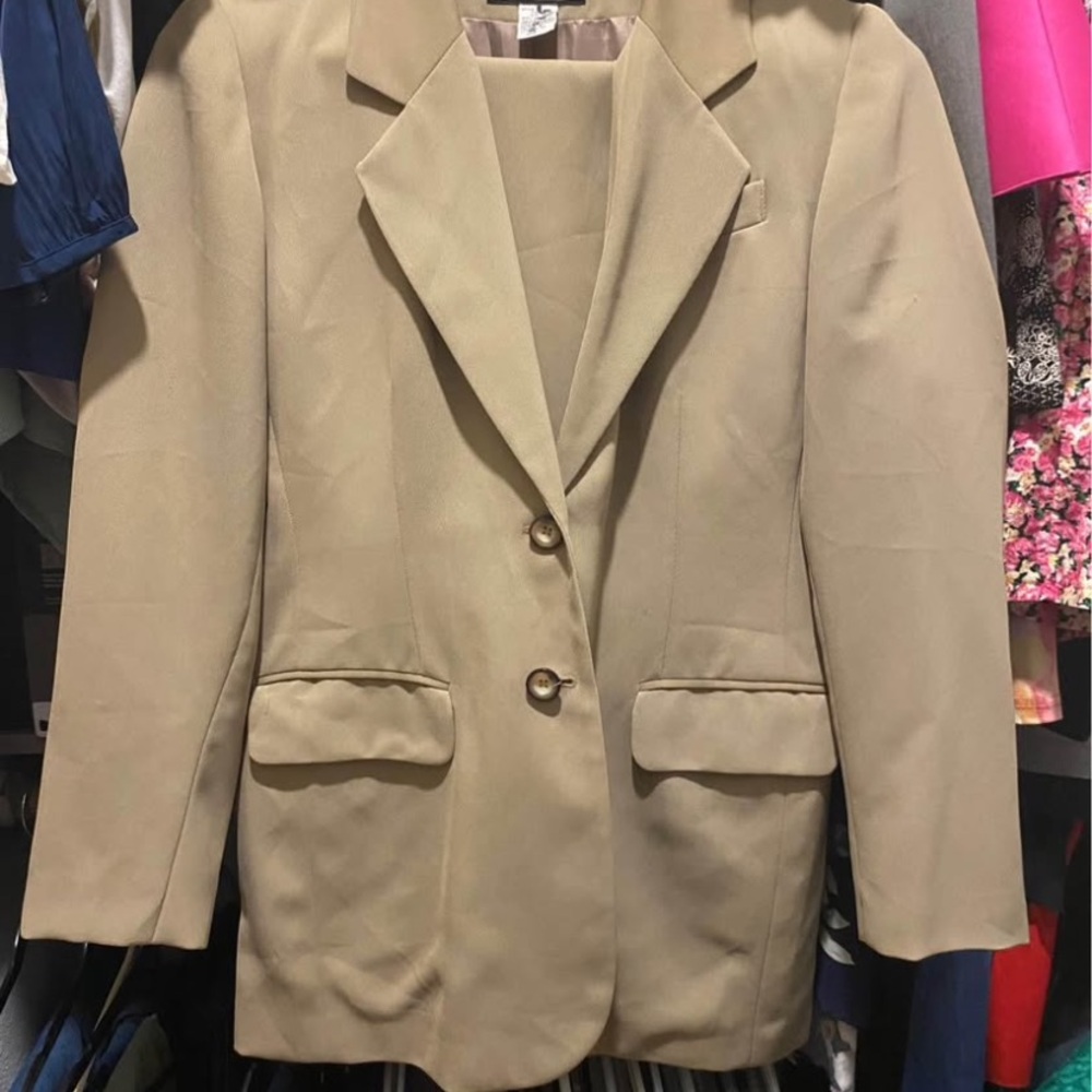 Women's Pant Suit